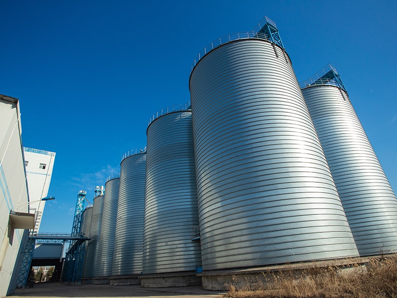 Vertical silo